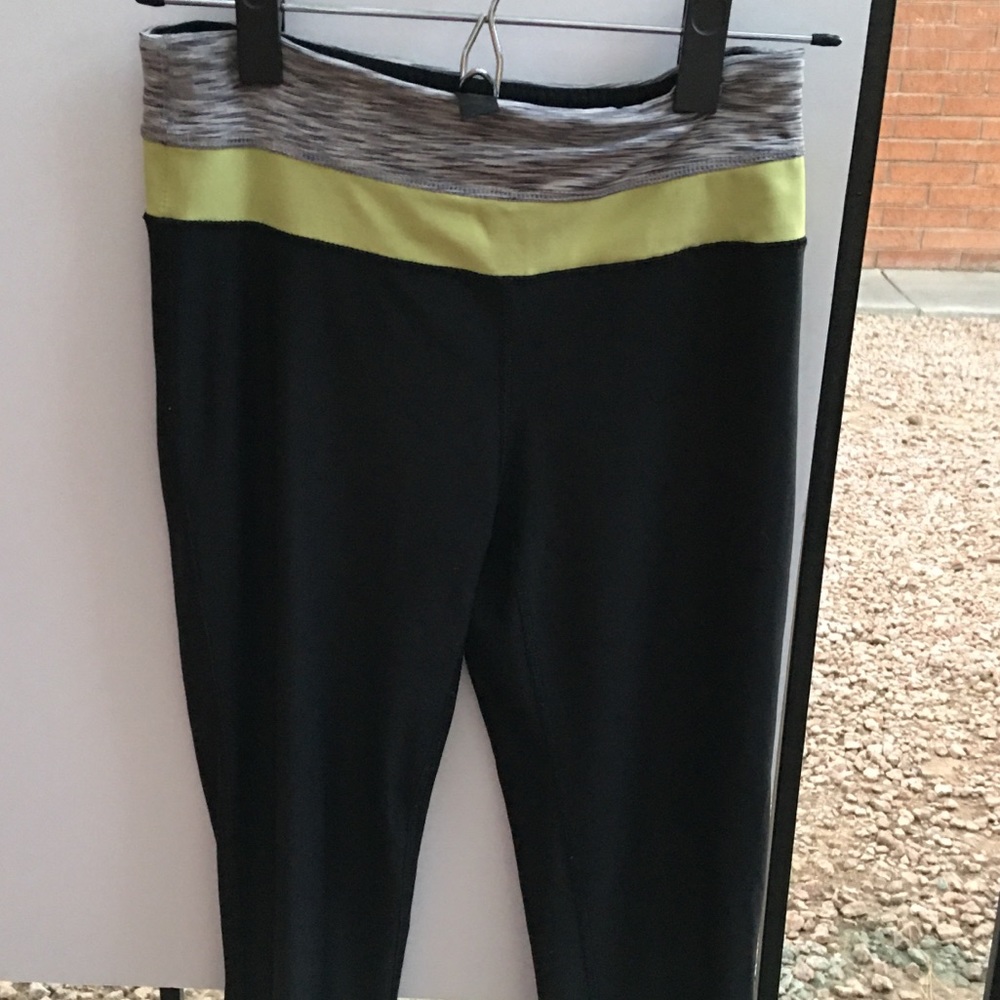 RBX running capris size medium black with back zip